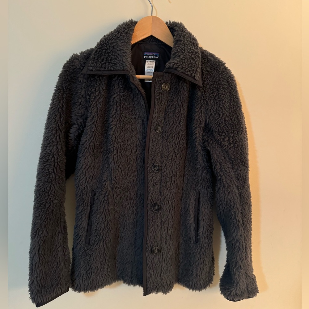 Patagonia Women’s Size Small Gray Lined Sherpa Faux Fur Button Front Jacket